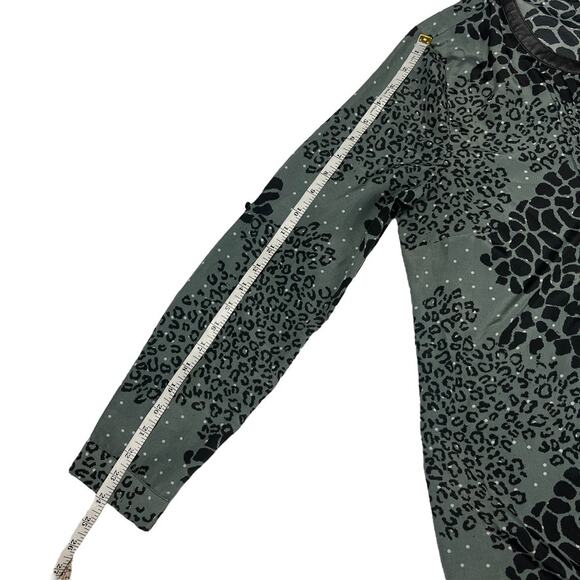 Daniel Rainn Blouse Animal Print V-Neck Roll Tab Sleeve Gray Black Women's L - Picture 6 of 14